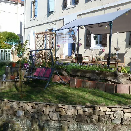 Pensión La Maison Du Lac Aubin (Aveyron)